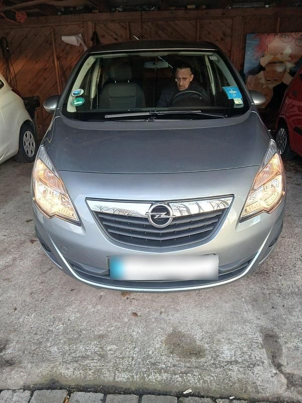 Gebraucht Opel Meriva 101 PS (74 kW) 2011 Grau Van / Kleinbus