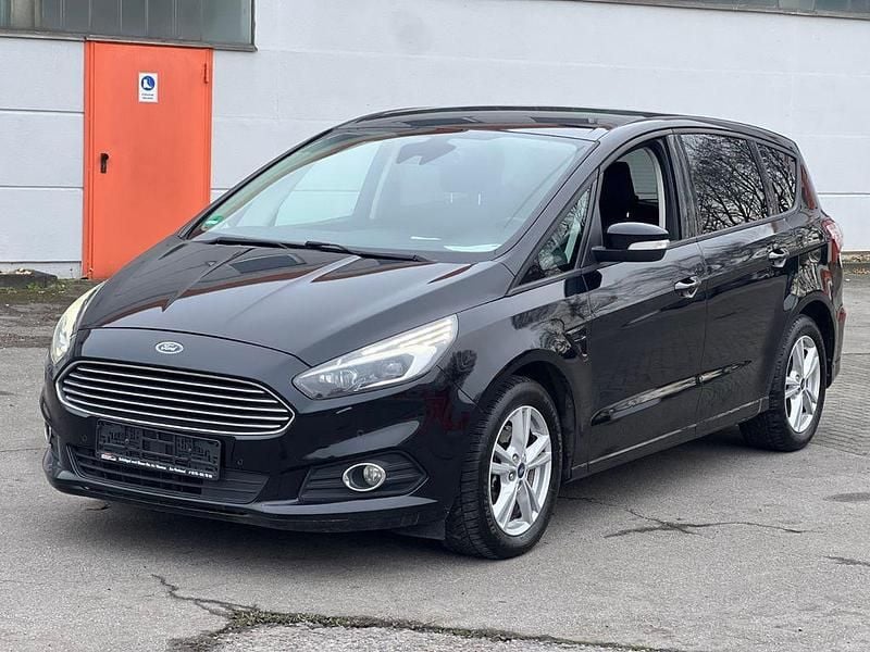 Schwarz Gebraucht 2016 Ford S-MAX Business Edition Van / Kleinbus | 9.790 € (Superpreis) - Bild 1/4