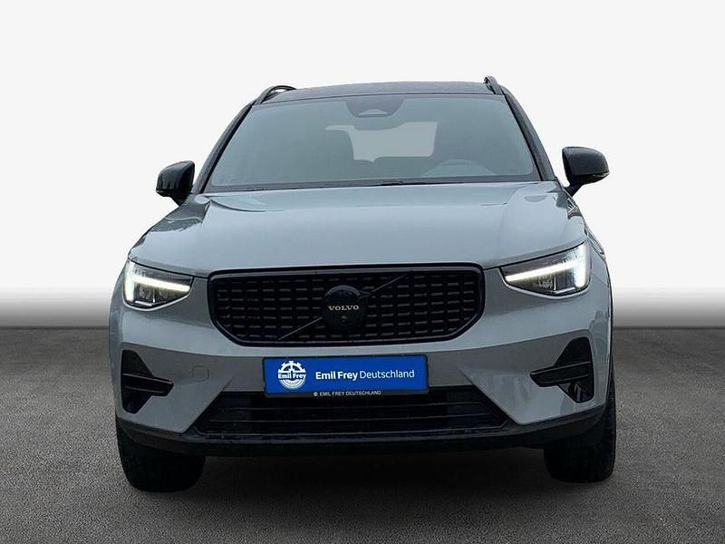 Neu Volvo XC40 Plus 197 PS (144 kW) 2026 Weiß SUV