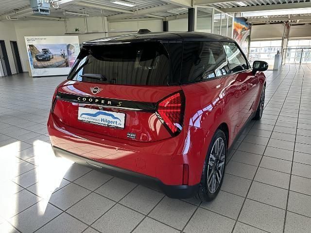 Gebraucht Mini Cooper SE Classic 160 kW (218 PS) 2025 Rot Kleinwagen