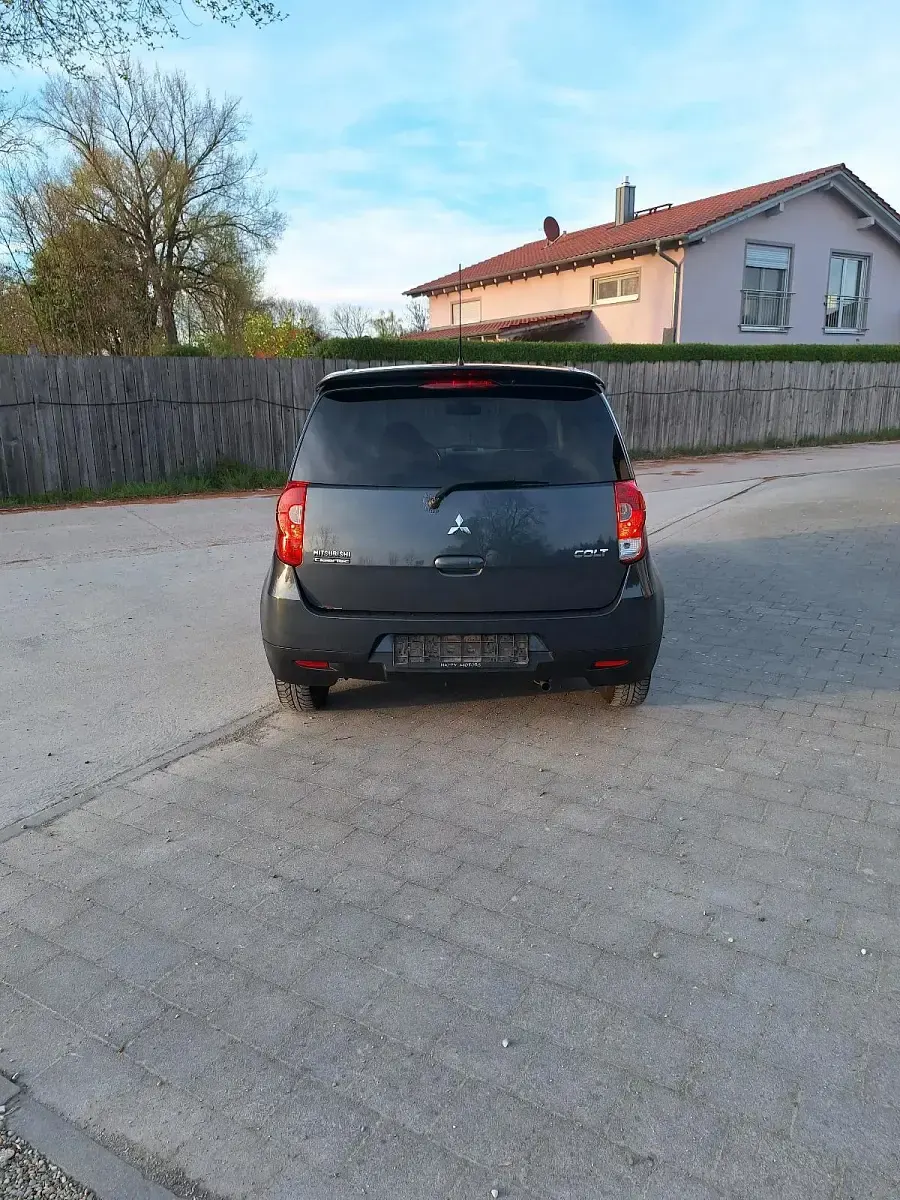 Gebraucht Mitsubishi Colt 95 PS (69 kW) 2009 Schwarz Kleinwagen
