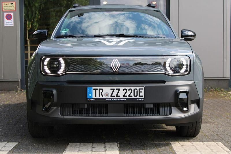Gebraucht Renault 4 E-Tech Komfort 110 kW (150 PS) 2025 Schiefergrau SUV