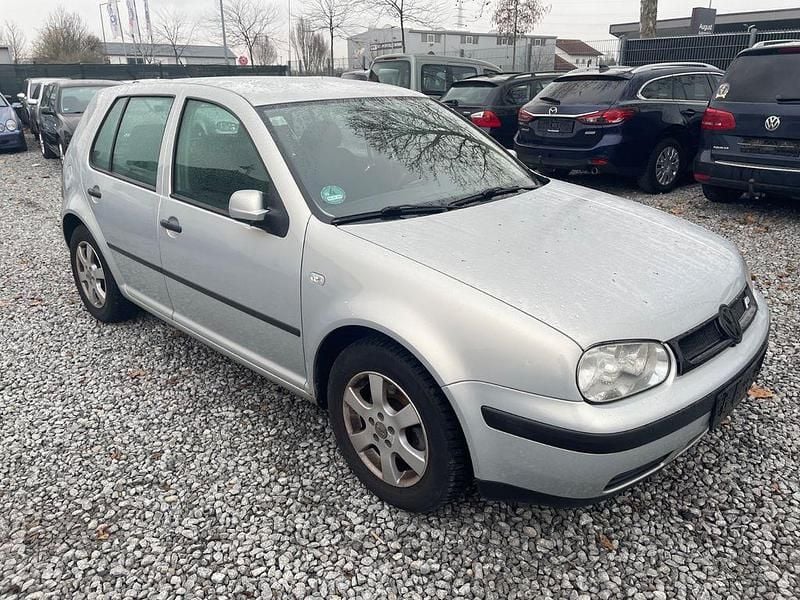 Silber Gebraucht 2000 VW Golf Comfortline Limousine | 590 € (Superpreis) - Bild 1/4