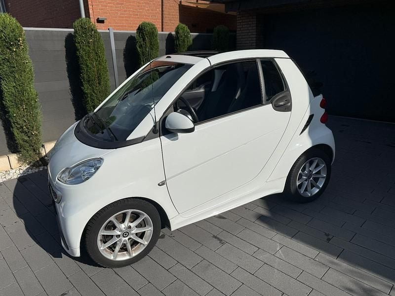 Weiß Gebraucht 2014 Smart ForTwo Cabrio Passion Cabrio | 5.999 € - Bild 1/4