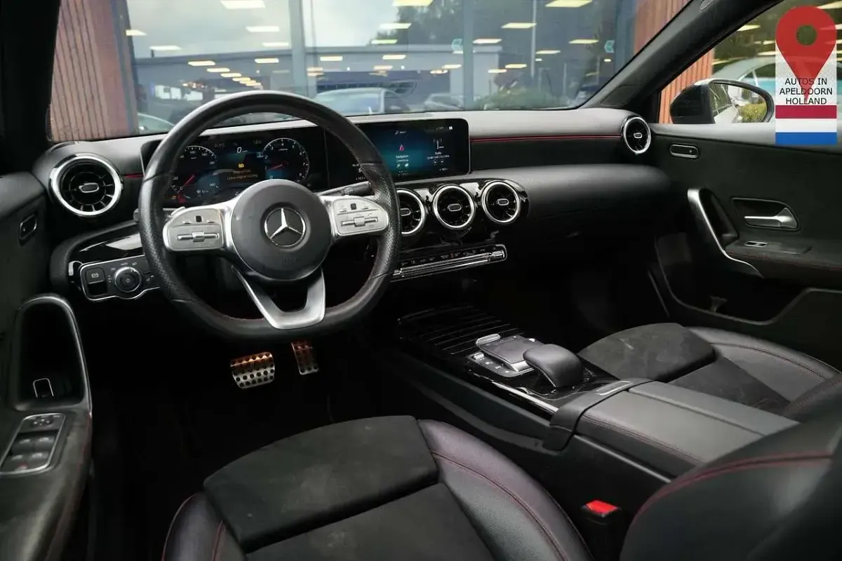 Gebraucht Mercedes A200 Business 163 PS (119 kW) 2020 Grau Limousine