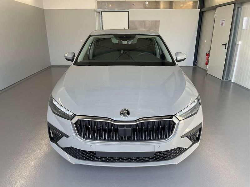 Neu Skoda Scala Selection 116 PS (85 kW) 2026 [m3m3] stahl grau Kleinwagen