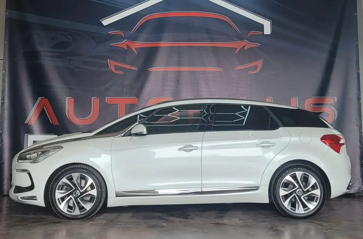 Gebraucht Citroën DS5 163 PS (119 kW) 2012 Weiß Kleinwagen