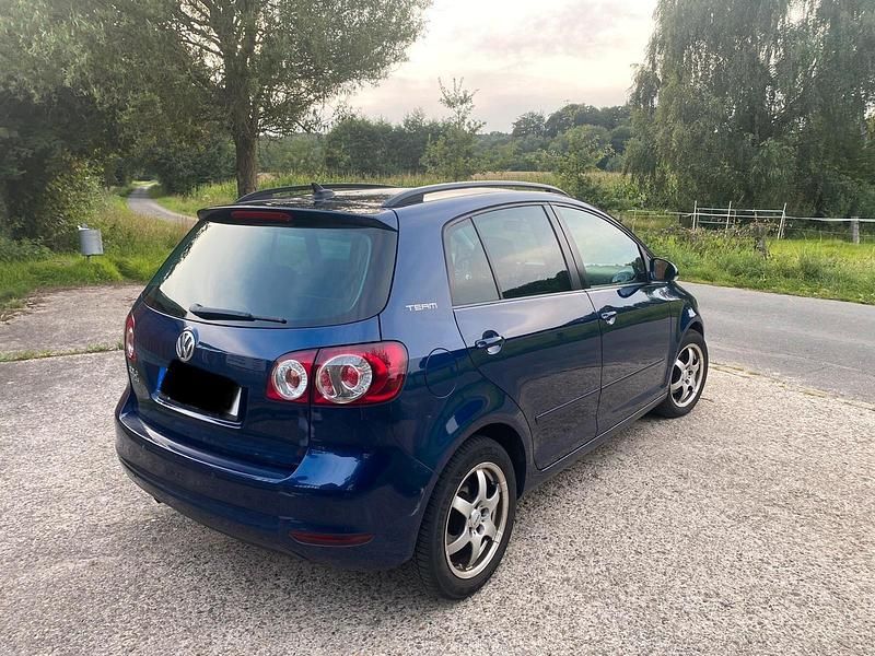 Gebraucht VW Golf Plus Cross 105 PS (77 kW) 2011 Blau Van / Kleinbus