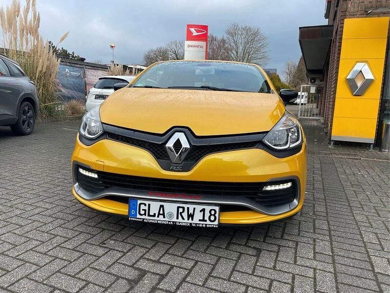 Gebraucht Renault Clio Trophy 220 PS (161 kW) 2016 Gelb Coupé