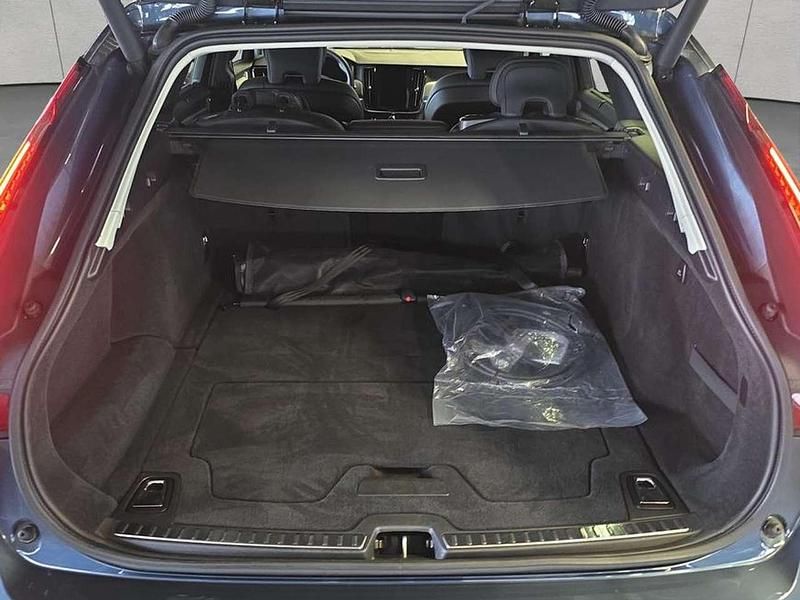 Gebraucht Volvo V90 Plus 349 PS (256 kW) 2024 Blau Kombi