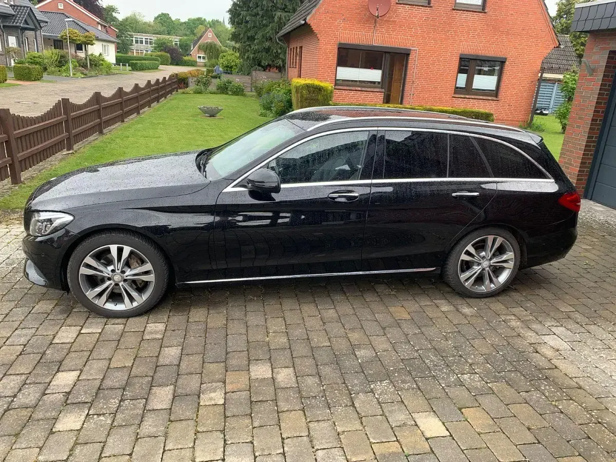 Gebraucht Mercedes C250 204 PS (150 kW) 2015 Schwarz Kombi
