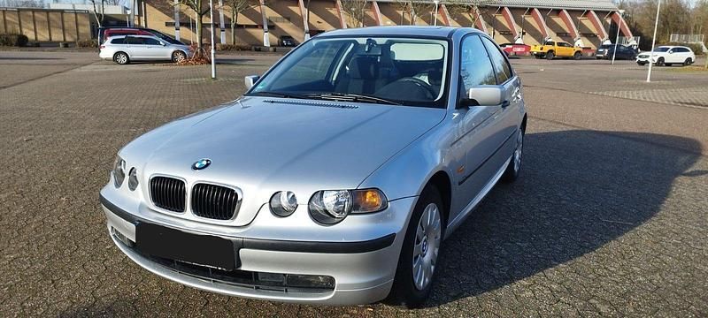Silber Gebraucht 2003 BMW 316 Compact Kleinwagen | 3.999 € - Bild 1/4