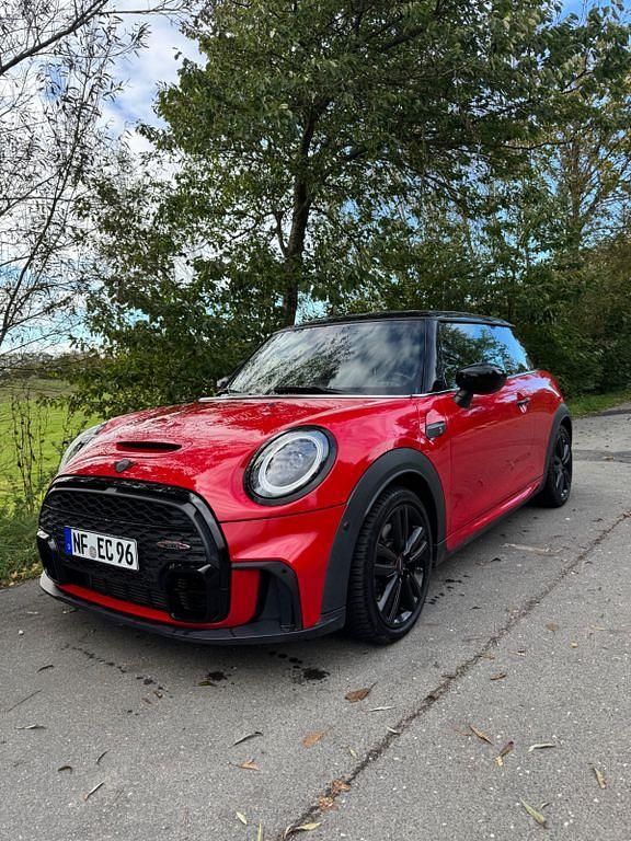 Rot Gebraucht 2022 Mini John Cooper Works Kleinwagen | 29.500 € (Fairer Preis) - Bild 1/4