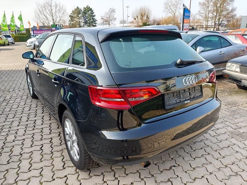 Gebraucht Audi A3 Sportback Ambiente 105 PS (77 kW) 2013 Schwarz Kleinwagen