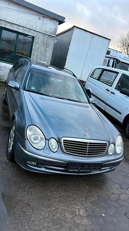 Gebraucht Mercedes E280 190 PS (139 kW) 2005 Grau Kombi
