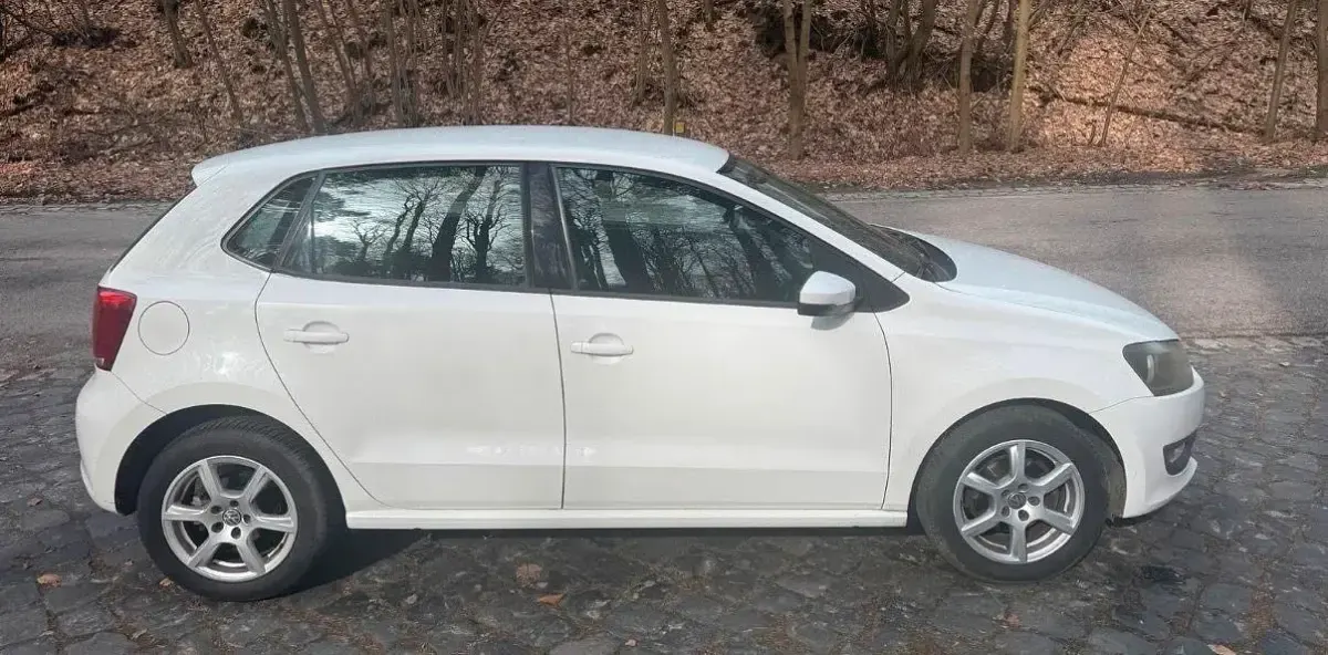 Używany VW Polo 90 KM (66 kW) 2012 Biały Hatchback