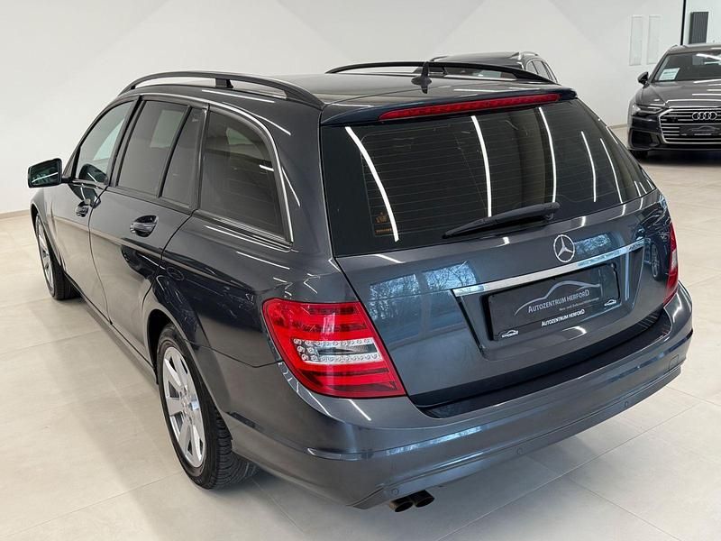 Gebraucht Mercedes C180 156 PS (114 kW) 2013 Grau Kombi