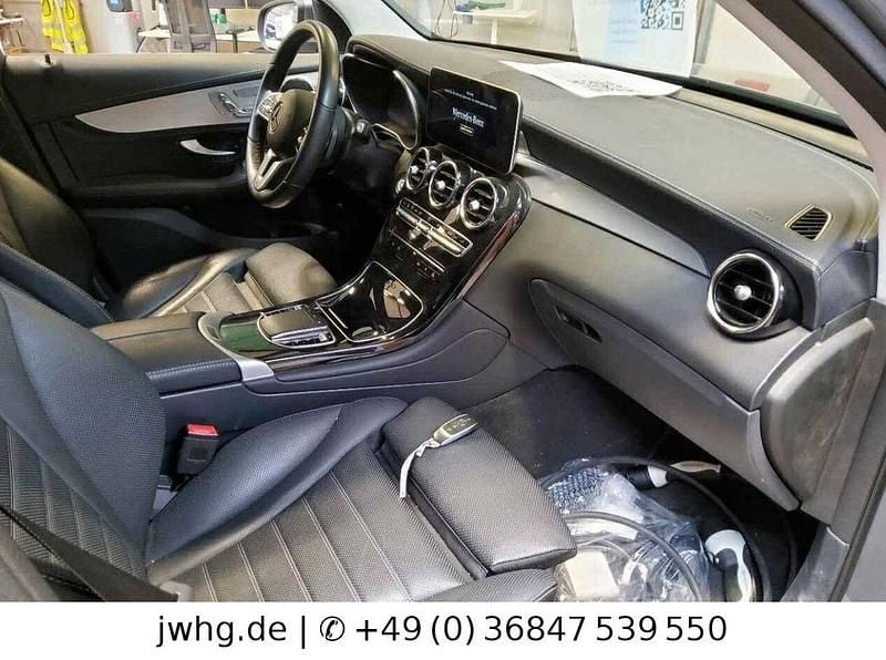 Gebraucht Mercedes GLC300e 306 PS (225 kW) 2022 Grau SUV