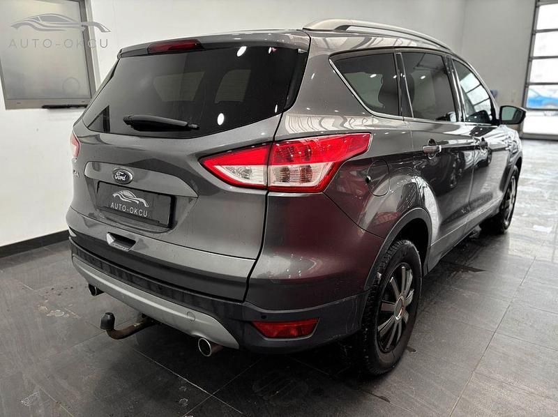 Gebraucht Ford Kuga Trend 140 PS (102 kW) 2014 Rot SUV