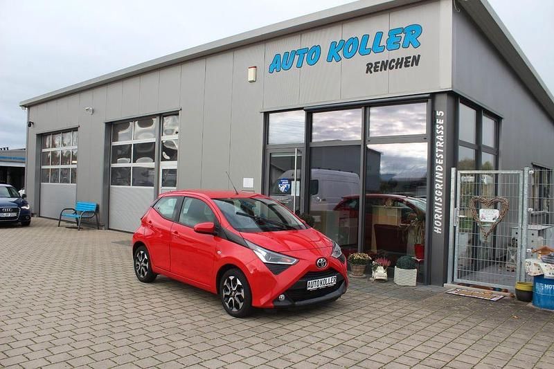 Rot Gebraucht 2020 Toyota Aygo Kleinwagen | 12.990 € (Fairer Preis) - Bild 1/4