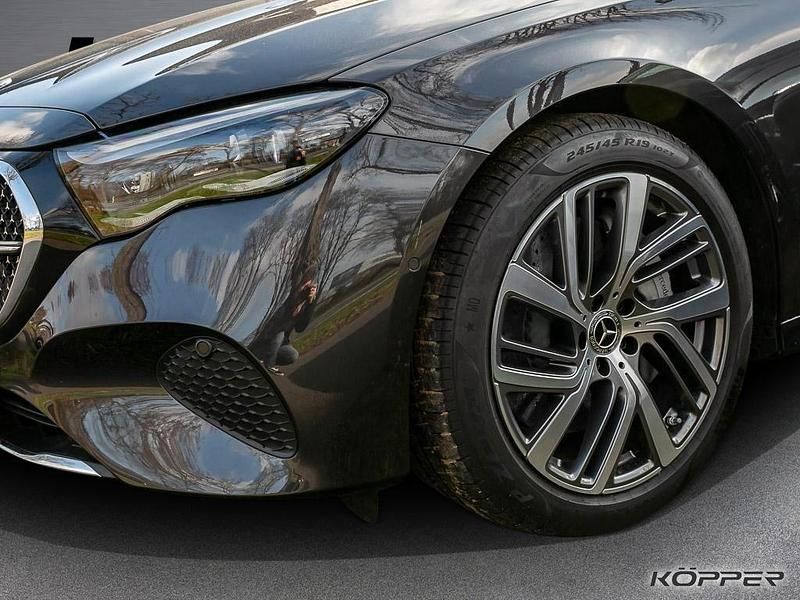 Gebraucht Mercedes E300 Advanced Plus 313 PS (230 kW) 2024 Graphitgrau Kombi