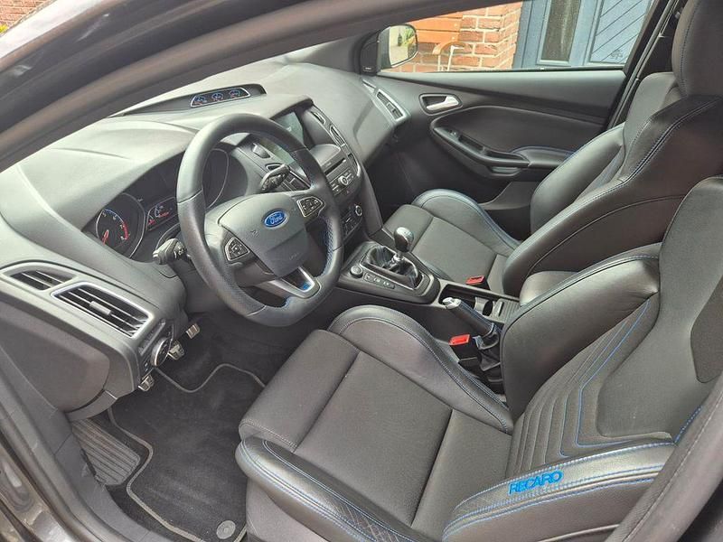 Gebraucht Ford Focus RS 349 PS (256 kW) 2018 Grau Limousine
