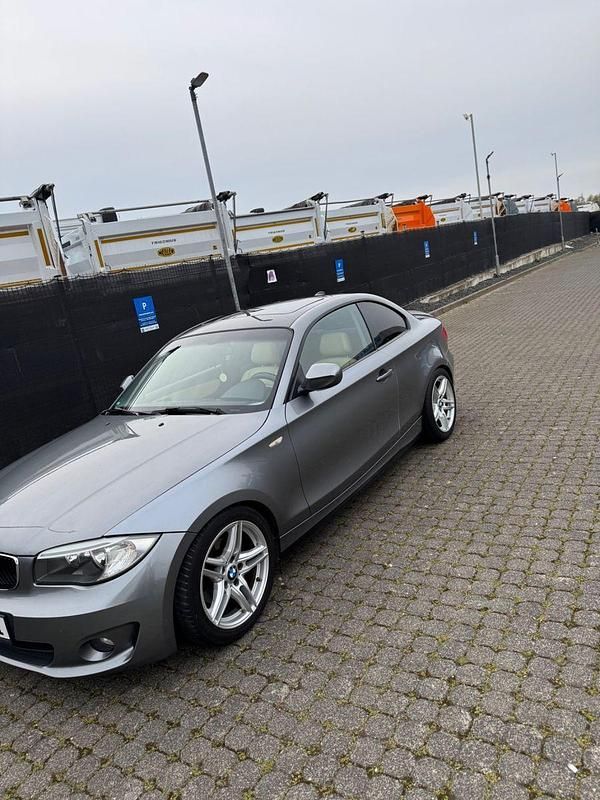 Gebraucht BMW 118 Coupé 143 PS (105 kW) 2011 Grau Coupé