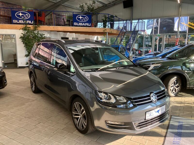 Indiumgrau Gebraucht 2015 VW Sharan Highline Van / Kleinbus | 27.950 € - Bild 1/4