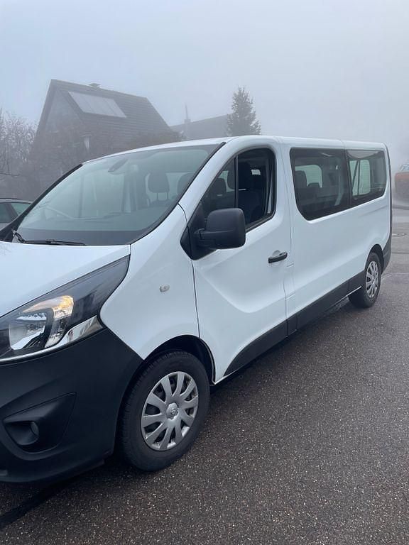 Gebraucht Opel Vivaro 121 PS (88 kW) 2019 Weiß Van / Kleinbus