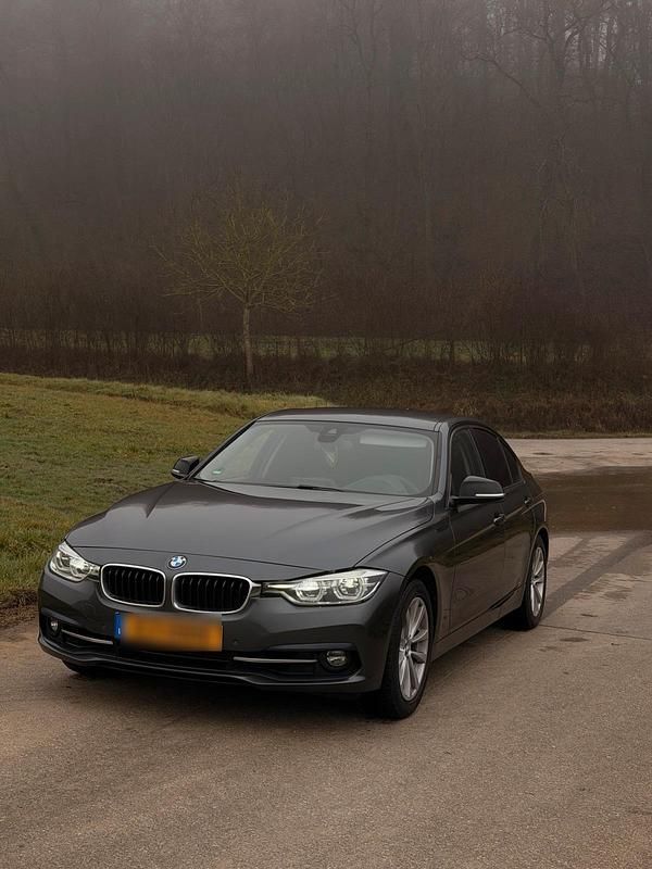 Usata BMW 330 265 CV (194 kW) 2017 Grigio Berlina