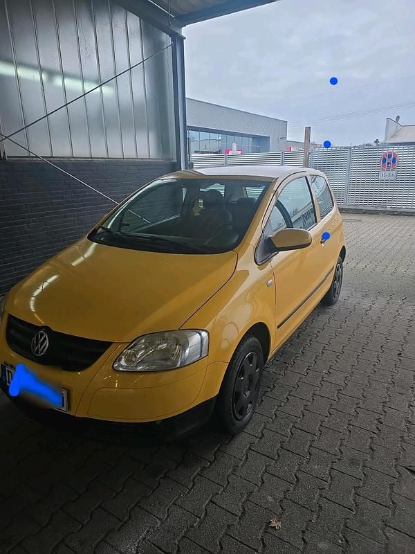 Gelb Gebraucht 2007 VW Fox Kleinwagen | 450 € (Superpreis) - Bild 1/4