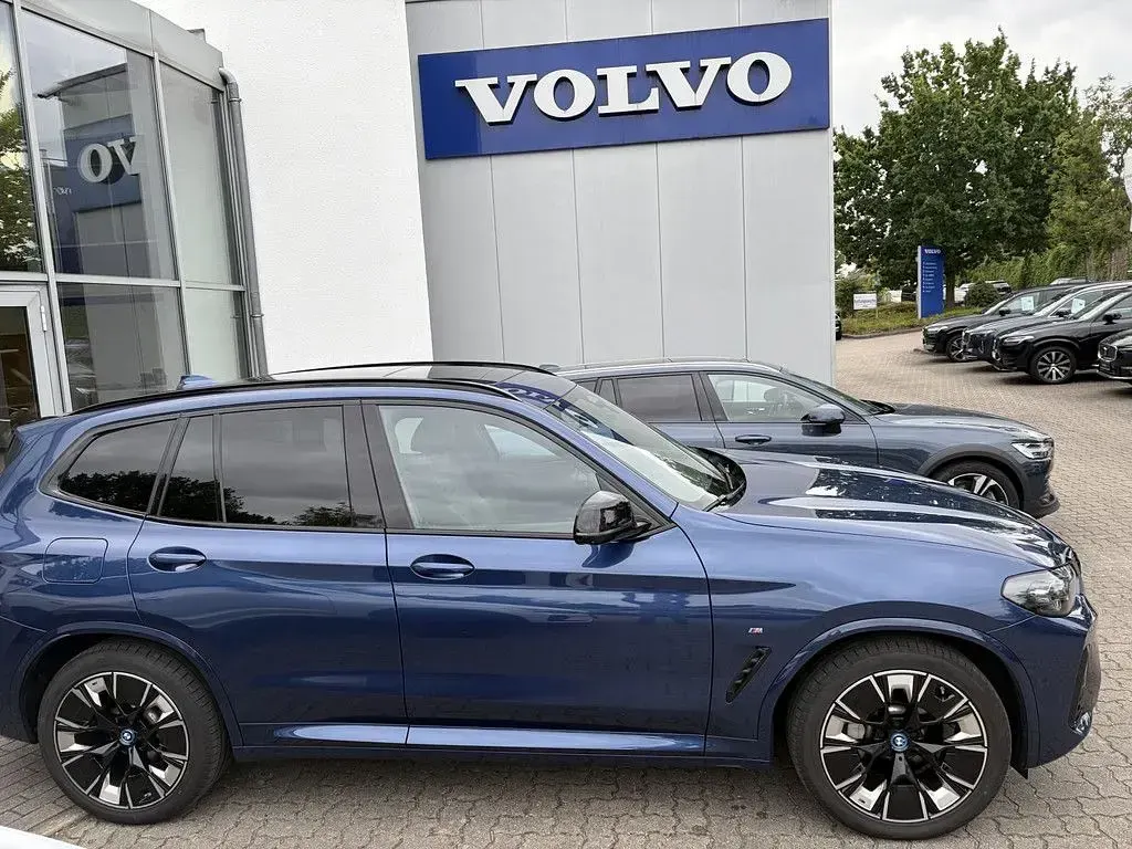Gebraucht BMW iX3 Impressive 210 kW (286 PS) 2024 Blau SUV