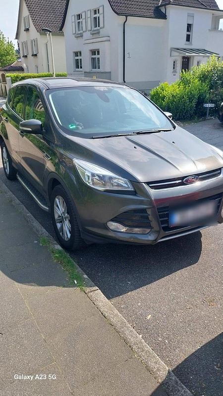Gebraucht Ford Kuga 150 PS (110 kW) 2015 Grau SUV