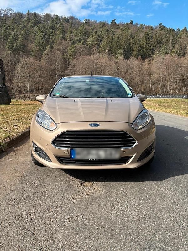Gold Gebraucht 2016 Ford Fiesta Kleinwagen | 3.599 € (Fairer Preis) - Bild 1/4
