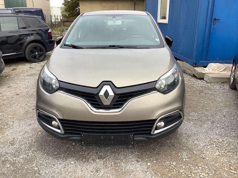 Grau Gebraucht 2015 Renault Captur Experience SUV | 3.950 € (Superpreis) - Bild 1/4