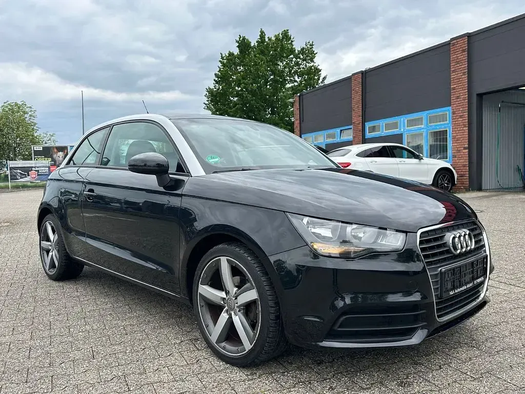 Brugt Audi A1 Attraction 90 HK (66 kW) 2011 Sort Hatchback