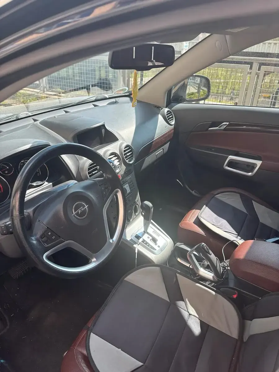 Gebraucht Opel Antara 150 PS (110 kW) 2010 Schwarz SUV