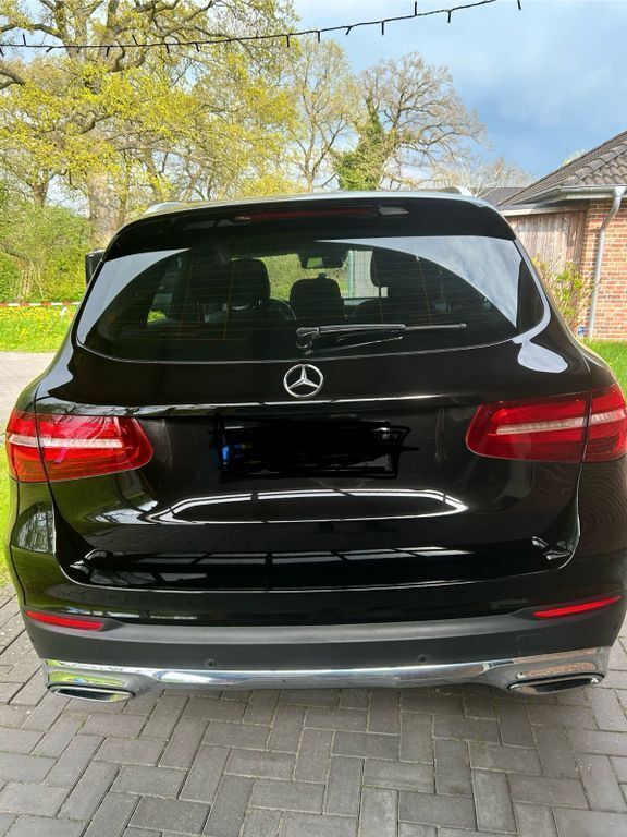 Schwarz Gebraucht 2017 Mercedes GLC250 SUV | 19.000 € (Superpreis) - Bild 1/4
