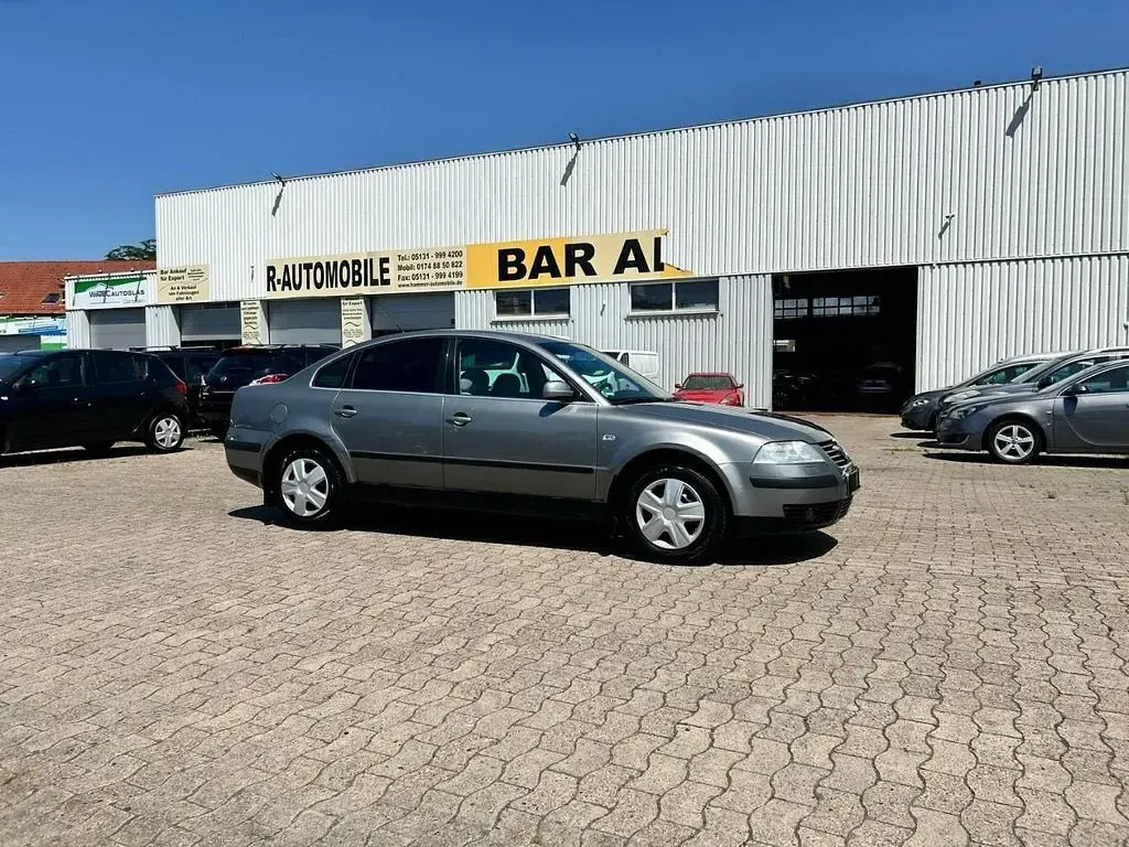 Gebraucht VW Passat Comfortline 122 PS (89 kW) 2003 Grau Limousine
