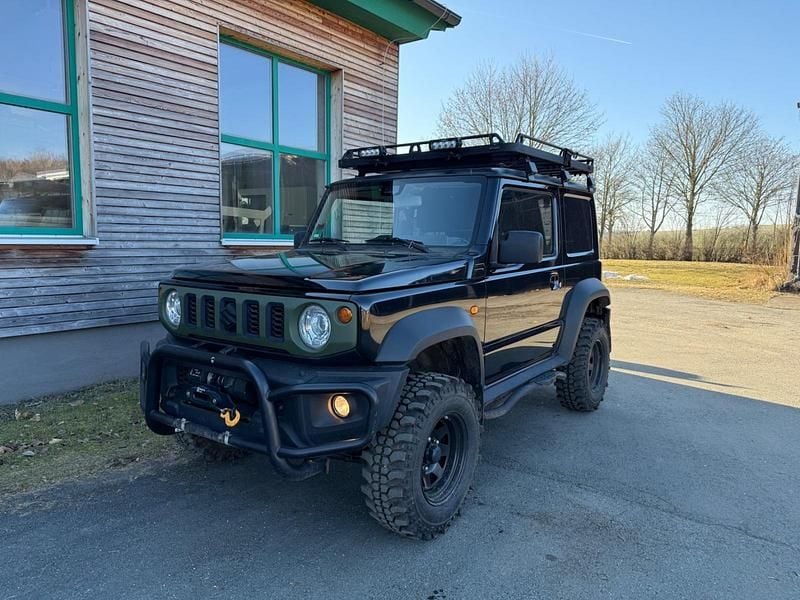 Schwarz Gebraucht 2019 Suzuki Jimny SUV | 34.900 € (Teuer) - Bild 1/4
