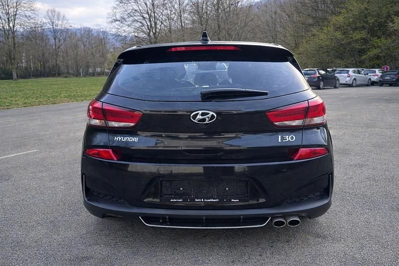 Gebraucht Hyundai i30 N Line 140 PS (102 kW) 2019 Schwarz Limousine