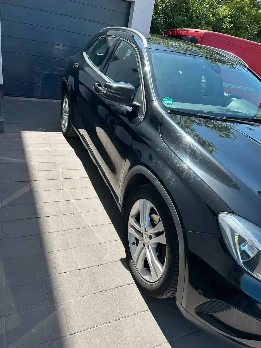 Gebraucht Mercedes GLA220 177 PS (130 kW) 2016 Schwarz SUV