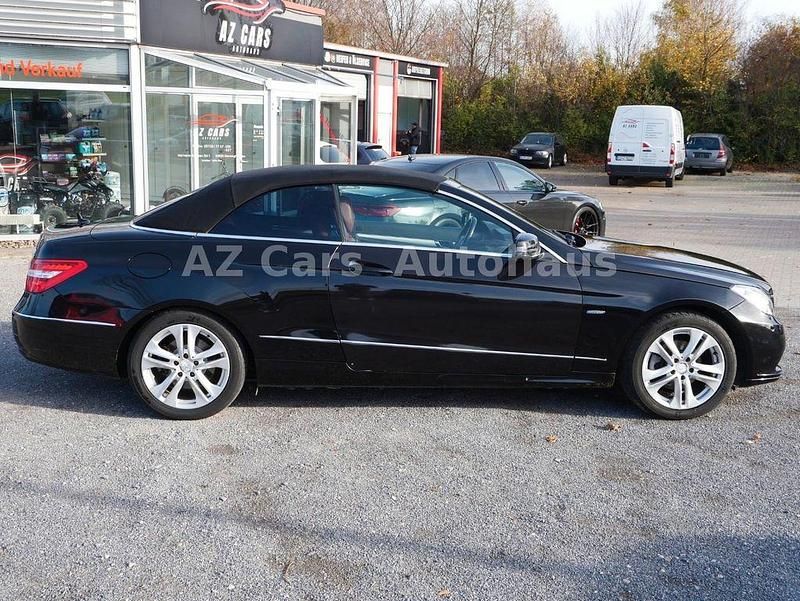Gebraucht Mercedes E250 204 PS (150 kW) 2010 Schwarz Cabrio