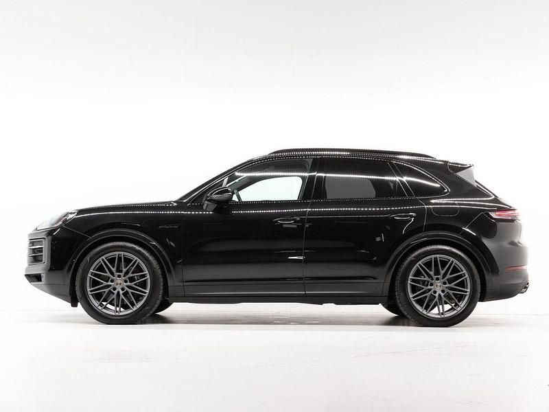 Second-hand Porsche Cayenne 470 CP (345 kW) 2023 Negru SUV