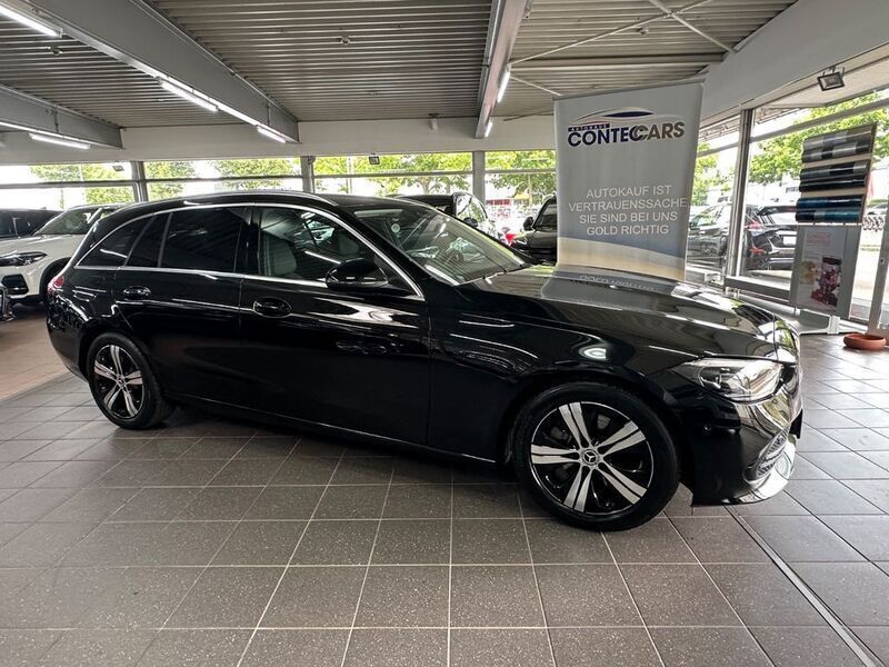 Obsidianschwarz Gebraucht 2022 Mercedes C200 Avantgarde Kombi | 29.400 € (Fairer Preis) - Bild 1/4