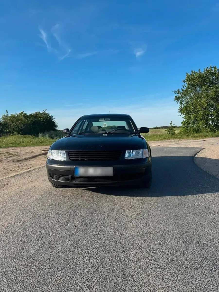 Gebraucht VW Passat 115 PS (84 kW) 1999 Schwarz Limousine