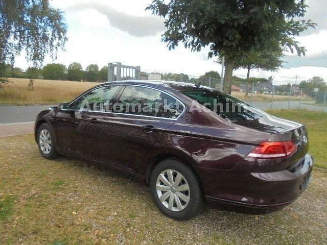 Gebraucht VW Passat Comfortline 150 PS (110 kW) 2015 Rot Limousine