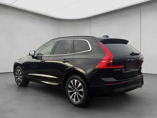 Gebraucht Volvo XC60 Core 250 PS (183 kW) 2024 Schwarz SUV