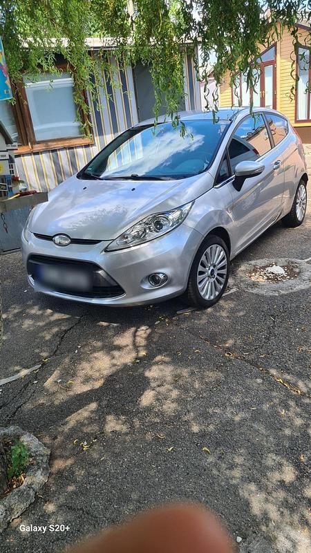 Silber Gebraucht 2009 Ford Fiesta Kleinwagen | 2.200 € (Fairer Preis) - Bild 1/4