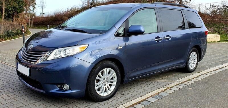 Blau Gebraucht 2016 Toyota Sienna XLE Van / Kleinbus | 25.900 € - Bild 1/4